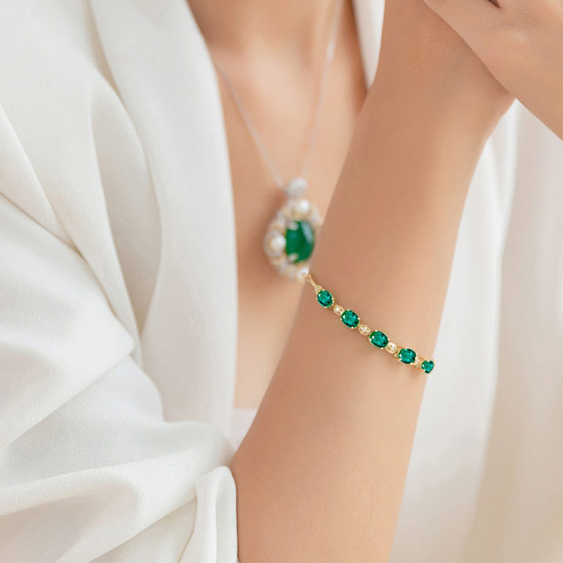 Emerald bracelet