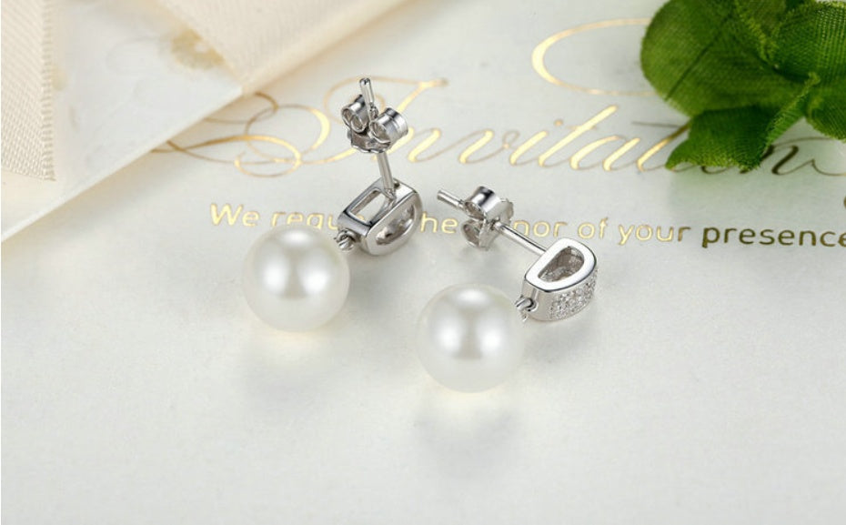 Shell pearl earrings