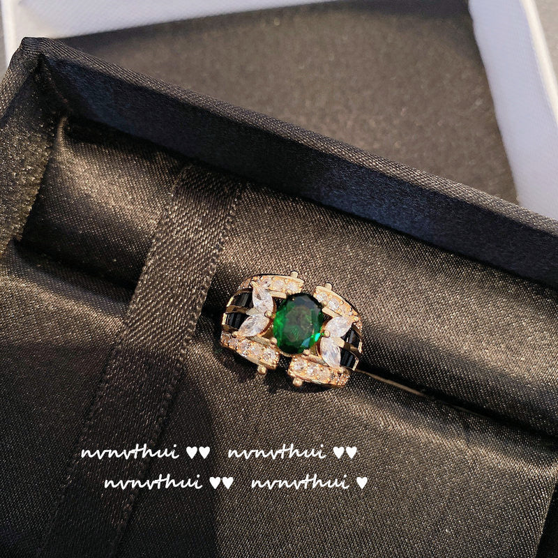 Emerald Zircon Sparkling Diamond Ring