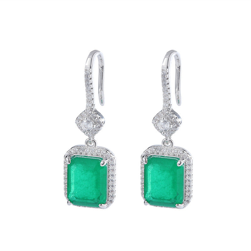 Retro Earrings With Emerald Color