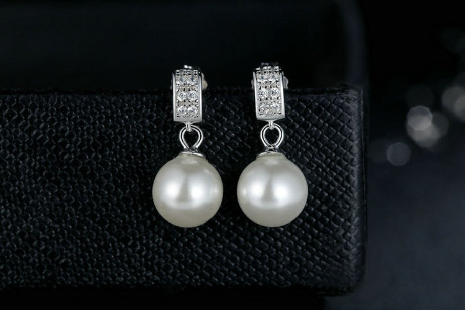 Shell pearl earrings