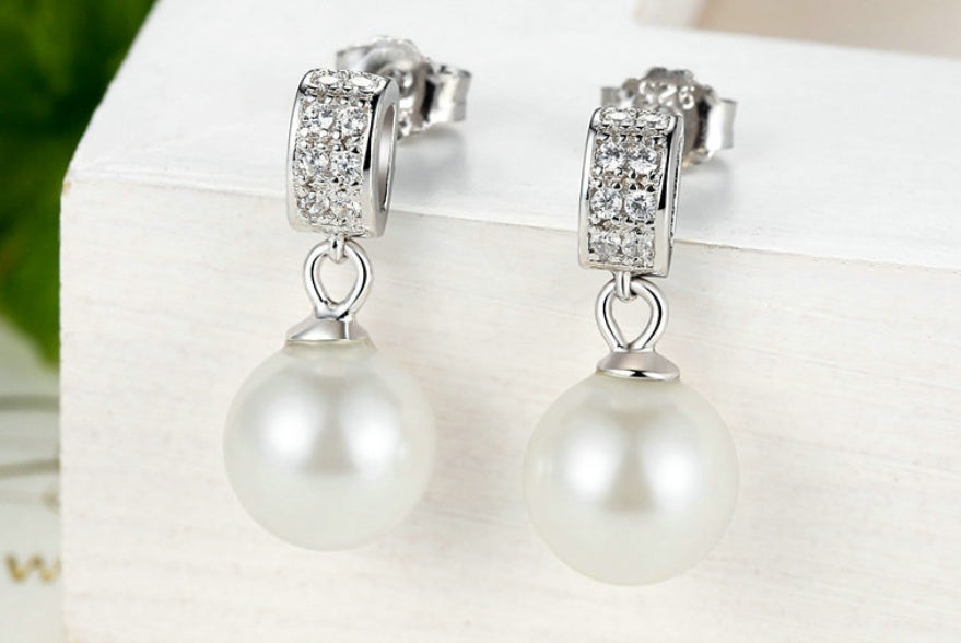 Shell pearl earrings