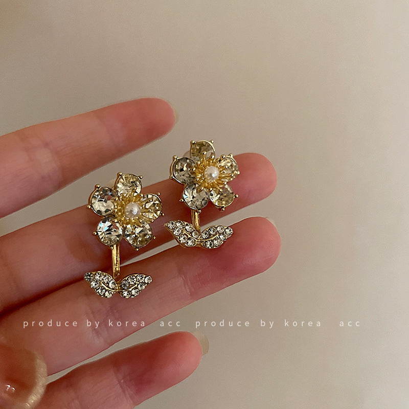 Silver Needle Dinner Style Ladies Temperament Flower Stud Earrings