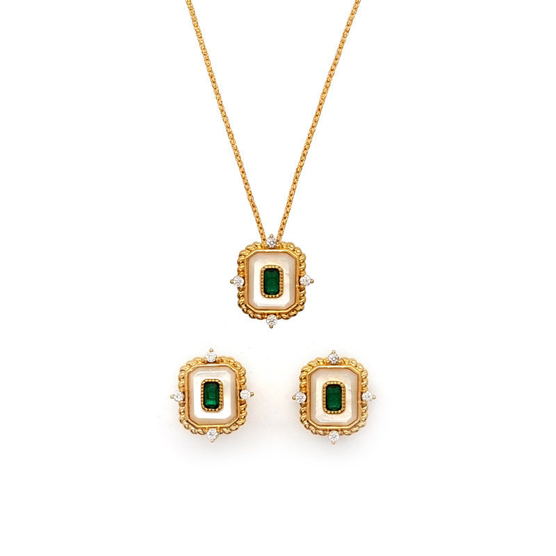 Exquisite Fritillary Emerald Zircon Necklace