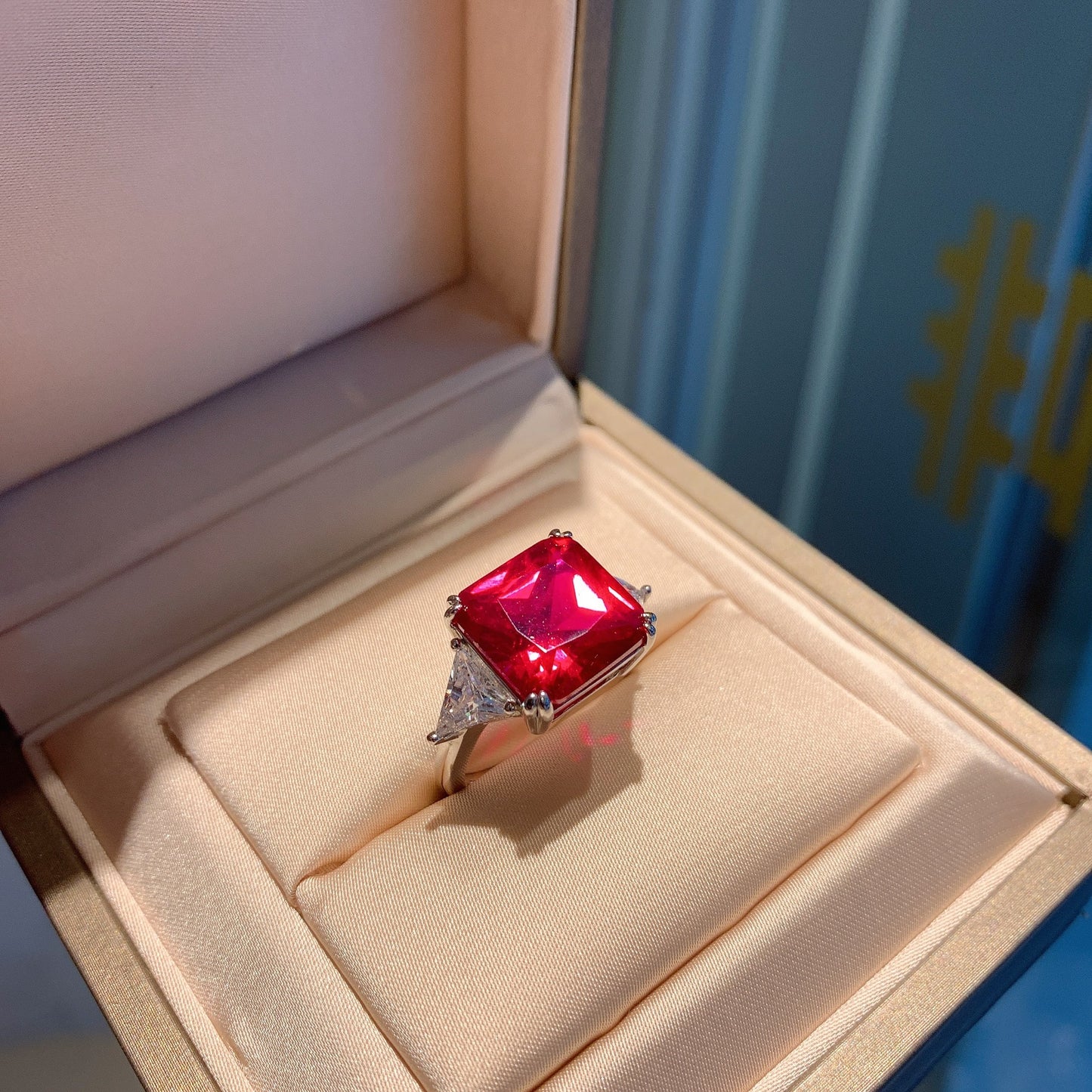 Classic Imitation Ruby Emerald Temperament Ladies Ring